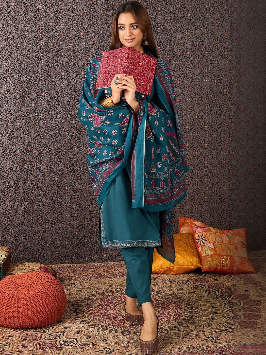 Women Embroidered Regular Thread Work Pure Cotton Kurta with Trousers & Dupatta