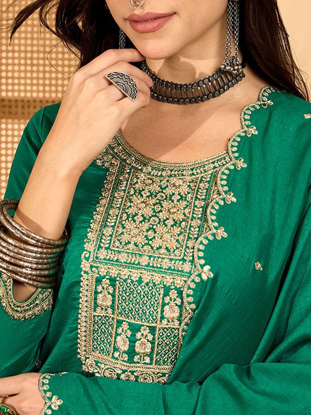 Dhiyona SN Floral Embroidered Round Neck Straight Kurta & Palazzos With Dupatta