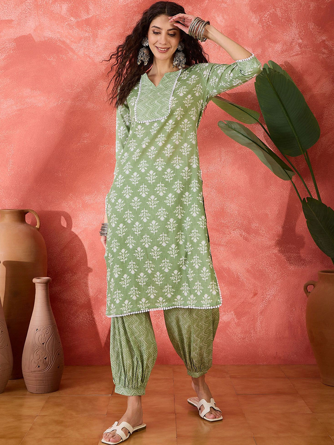Dhiyona SN Floral Printed Notch Neck Pure Cotton Straight Kurta With Salwar