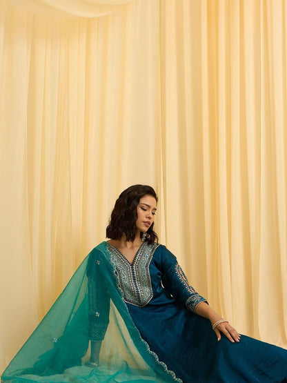 Dhiyona CH Women Ethnic Motifs Embroidered Regular Thread Work Kurta with Trousers & With Dupatta