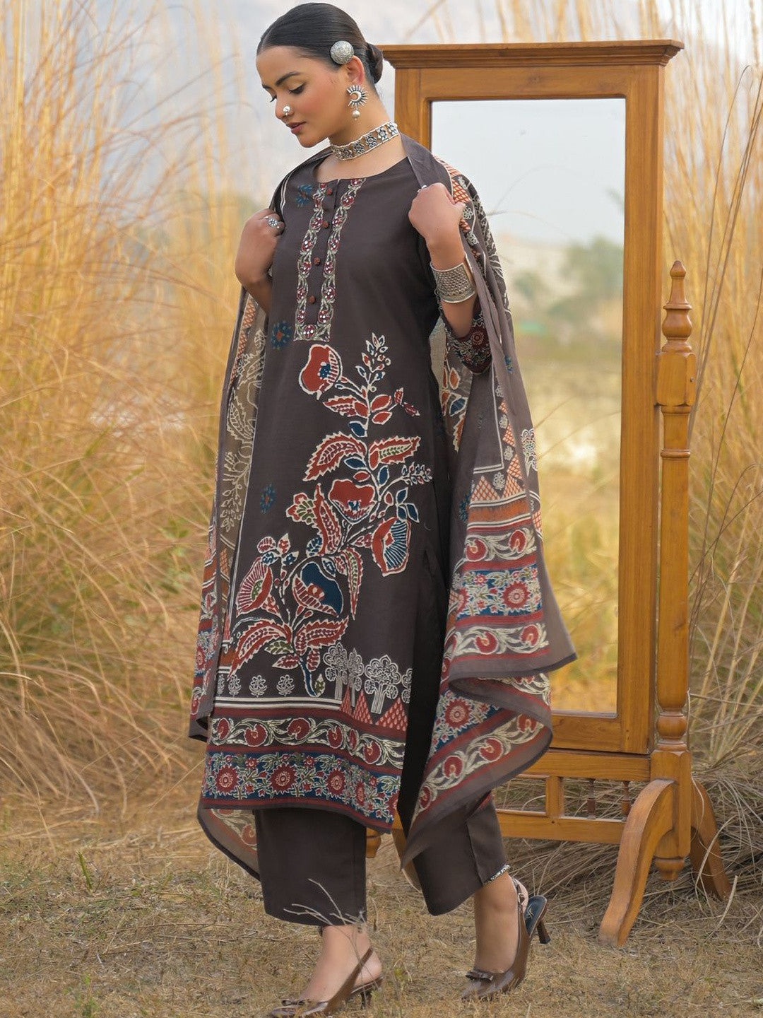 Women Ethnic Motifs Printed Regular Sequinned Pure Cotton Kurta with Trousers & With Dupatta