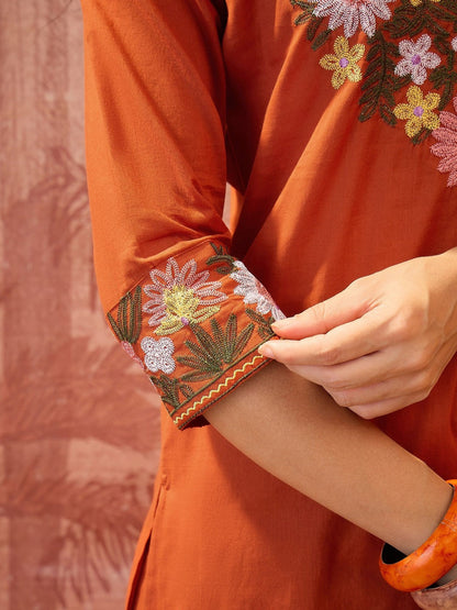 Women Floral Embroidered Regular Thread Work Pure Cotton Kurti with Trousers