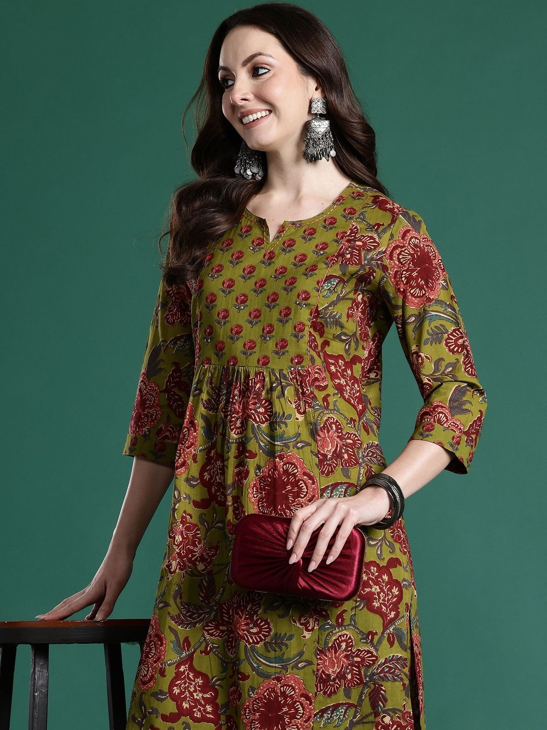Dhiyona IE Women Floral Printed Empire Pure Cotton Kurta with Trousers