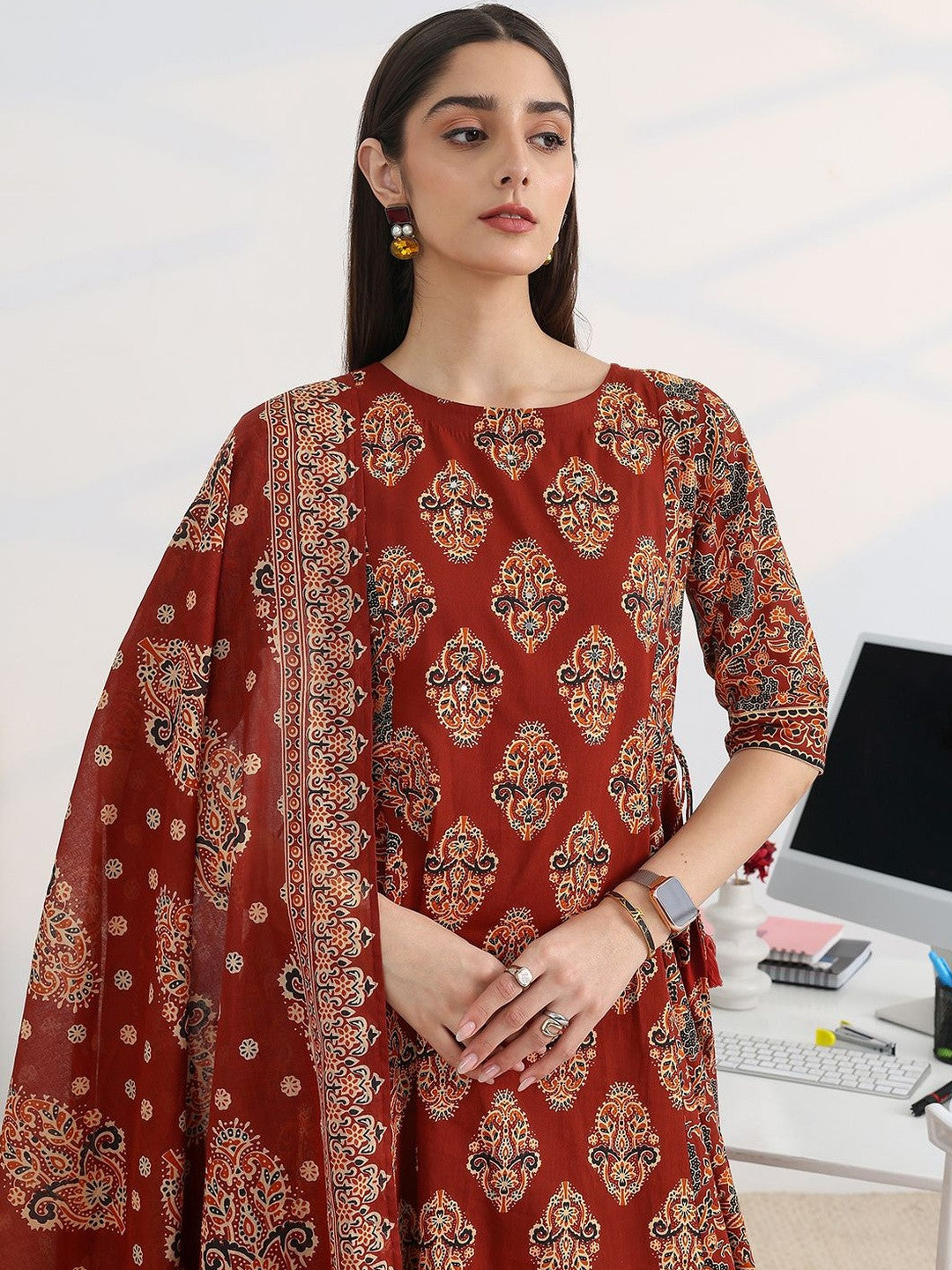 Women Ethnic Motifs Printed Regular Kurta with Trousers & With Dupatta