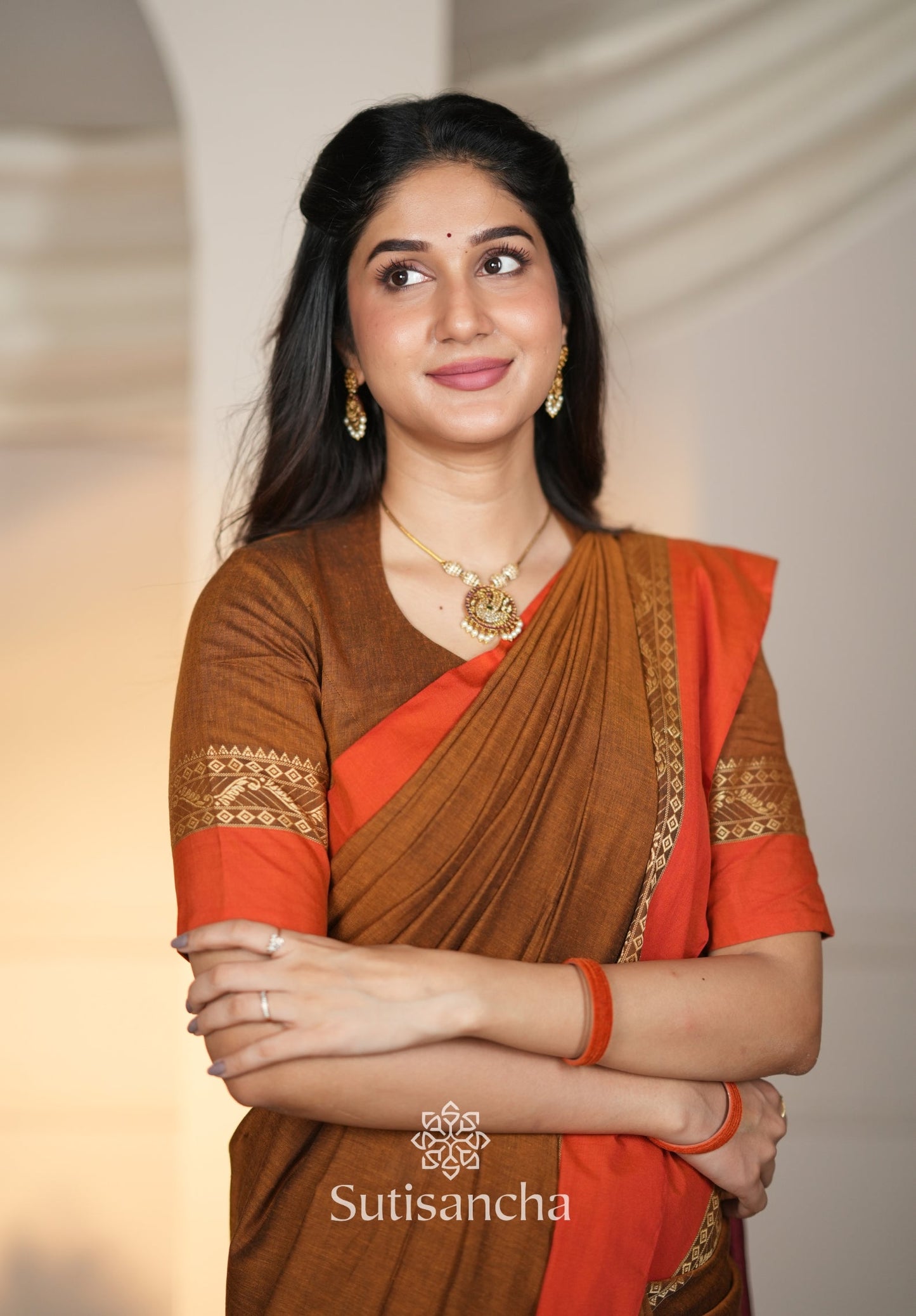 Dhiyona SS The Weaver's Touch: Pure Bengal Cotton Saree with Timeless Appeal