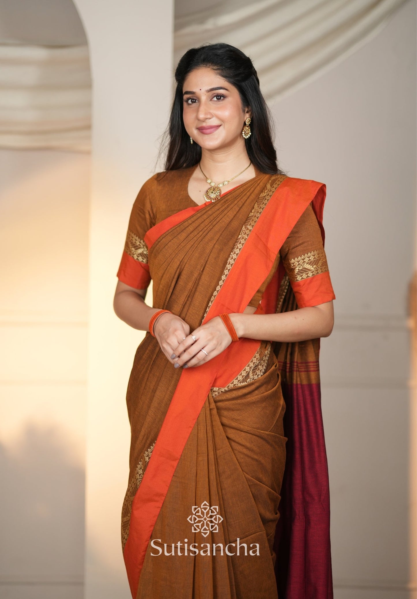 Dhiyona SS The Weaver's Touch: Pure Bengal Cotton Saree with Timeless Appeal