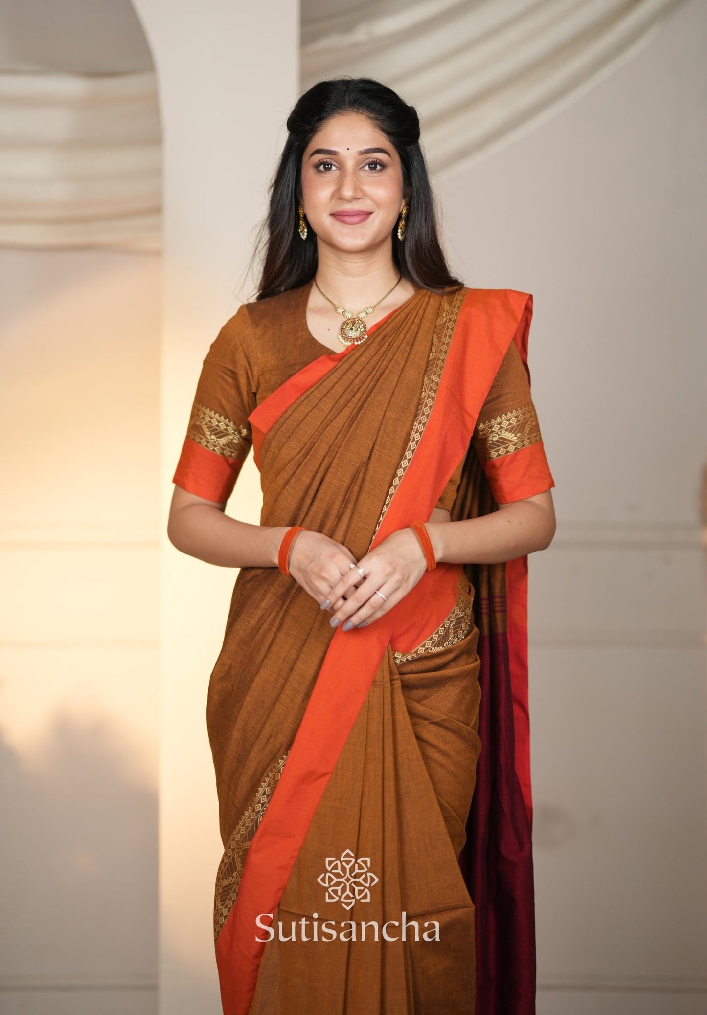 Dhiyona SS The Weaver's Touch: Pure Bengal Cotton Saree with Timeless Appeal