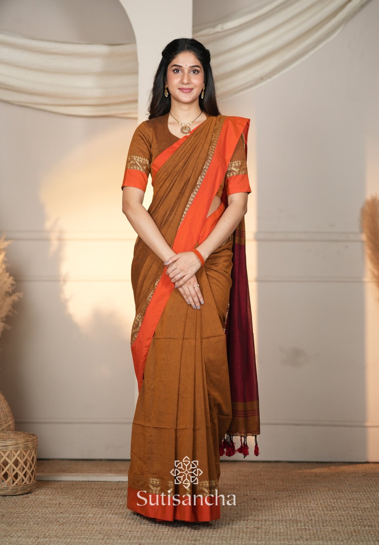 Dhiyona SS The Weaver's Touch: Pure Bengal Cotton Saree with Timeless Appeal