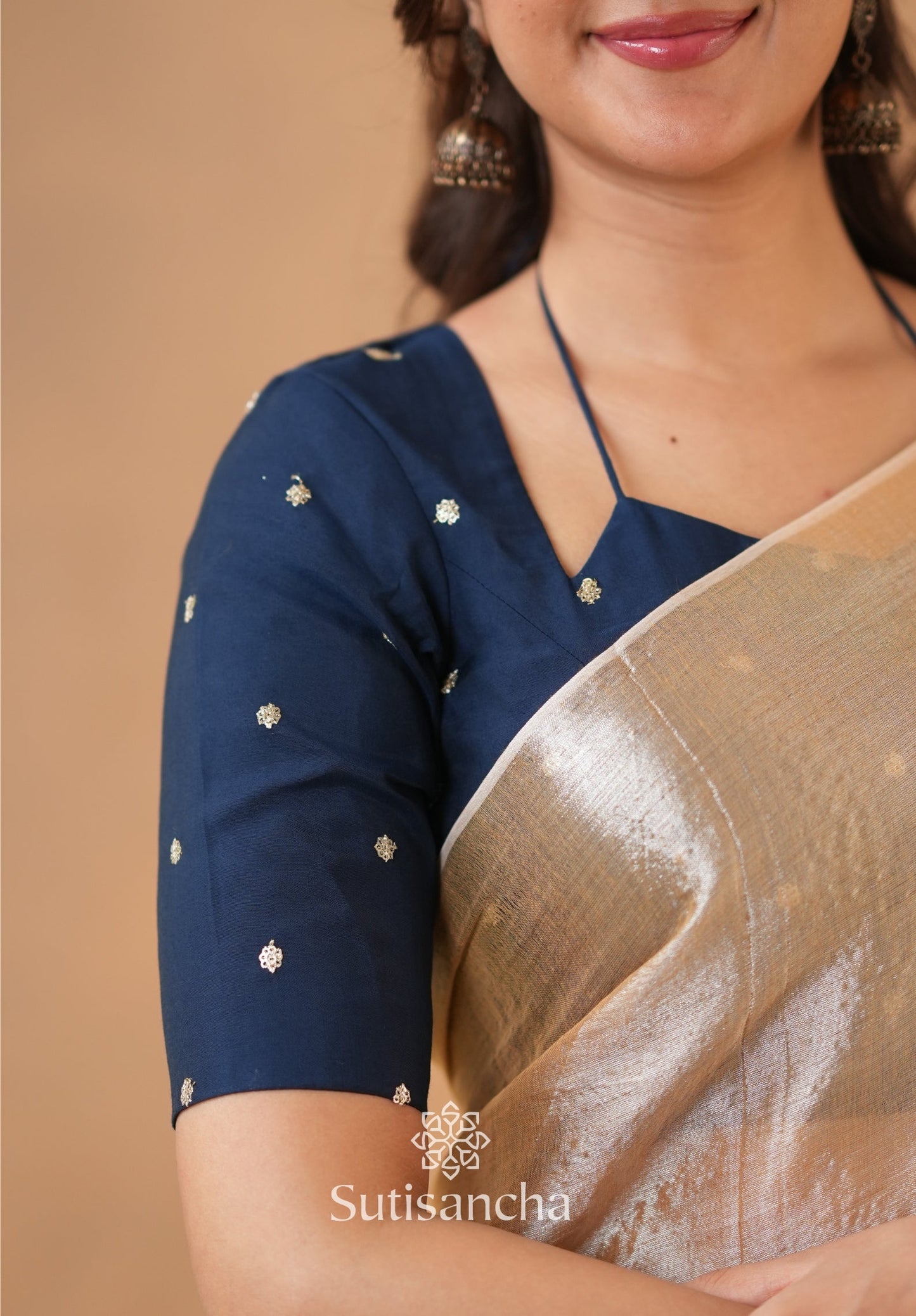 Dhiyona SS Ivory Gold Horizon – Flowing with Regal Charm