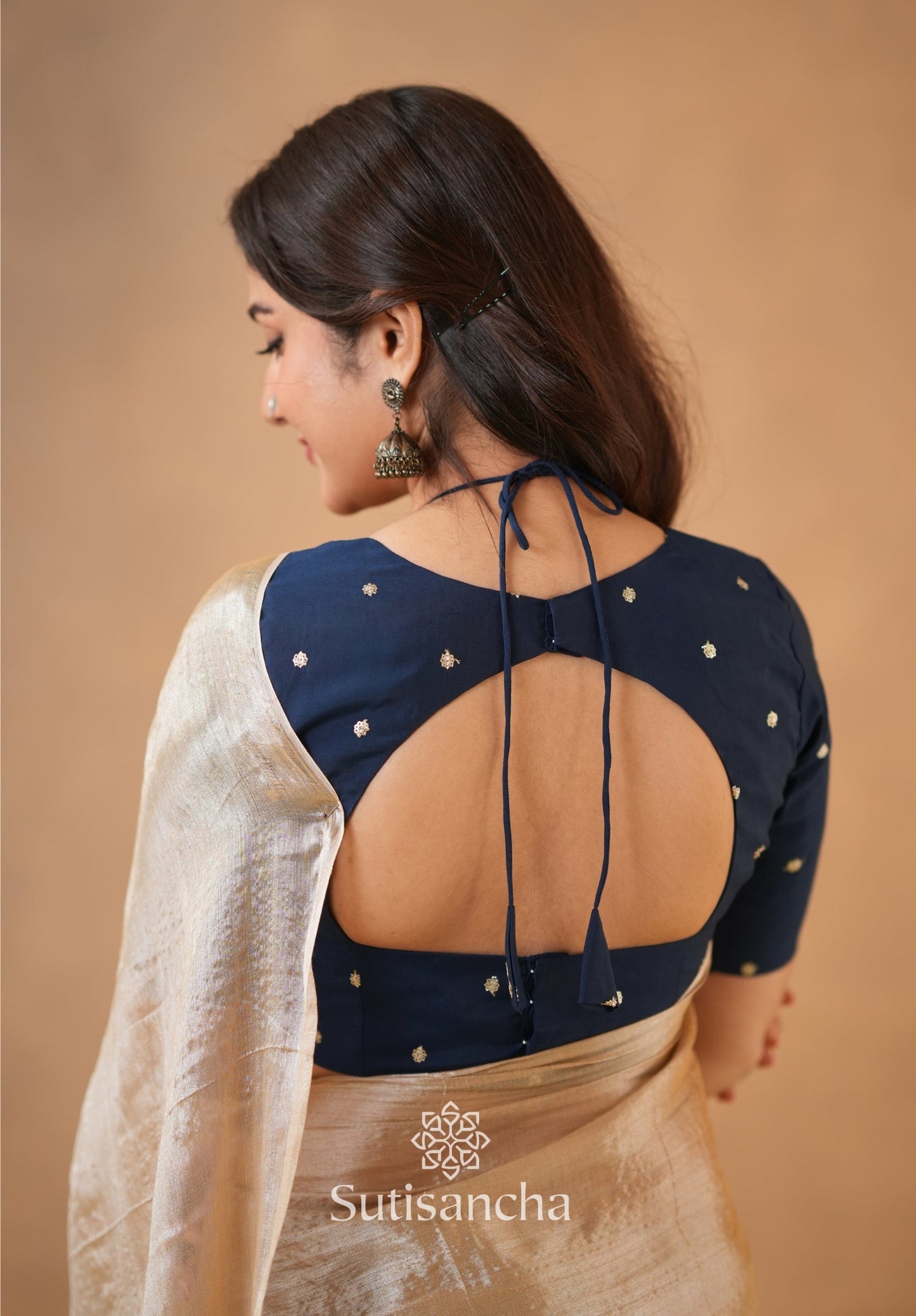 Dhiyona SS Ivory Gold Horizon – Flowing with Regal Charm