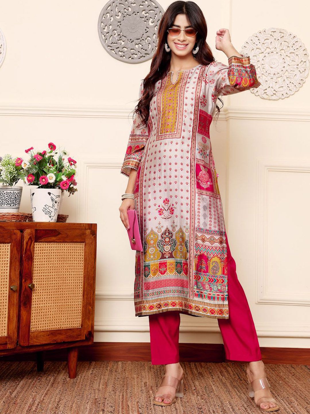 Off White Ethnic Motifs Printed Gotta Patti Notch Neck Chanderi Silk Kurta With Trousers