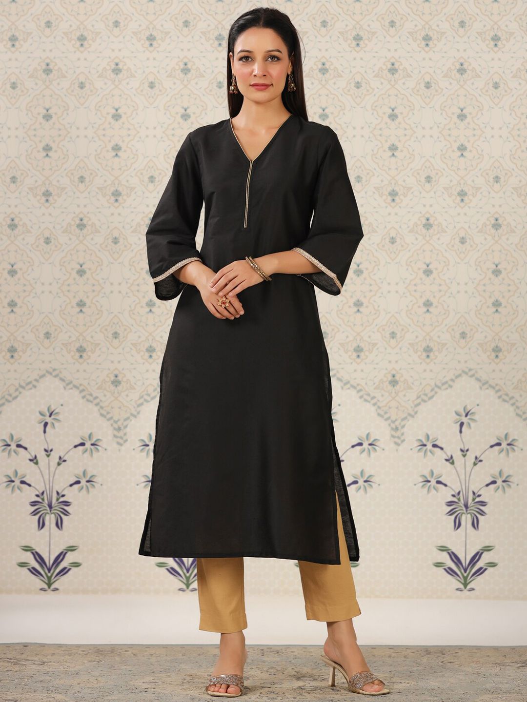 Dhiyona OD  V-Neck Flared Sleeves Straight Kurta