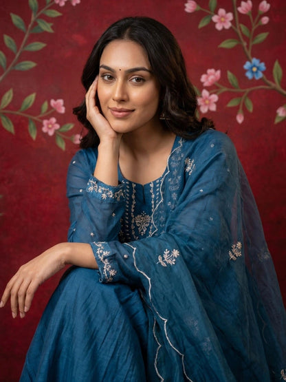 Women Ethnic Motifs Embroidered Empire Thread Work Pure Silk Kurta with Trousers & With Dupatta