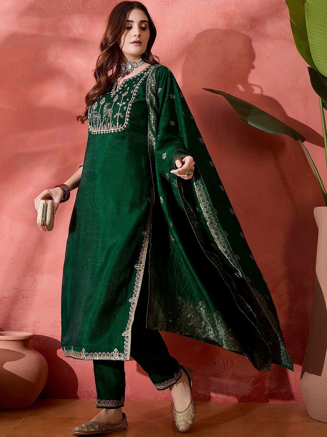 Women Floral Embroidered Regular Thread Work Kurta with Trousers & With Dupatta