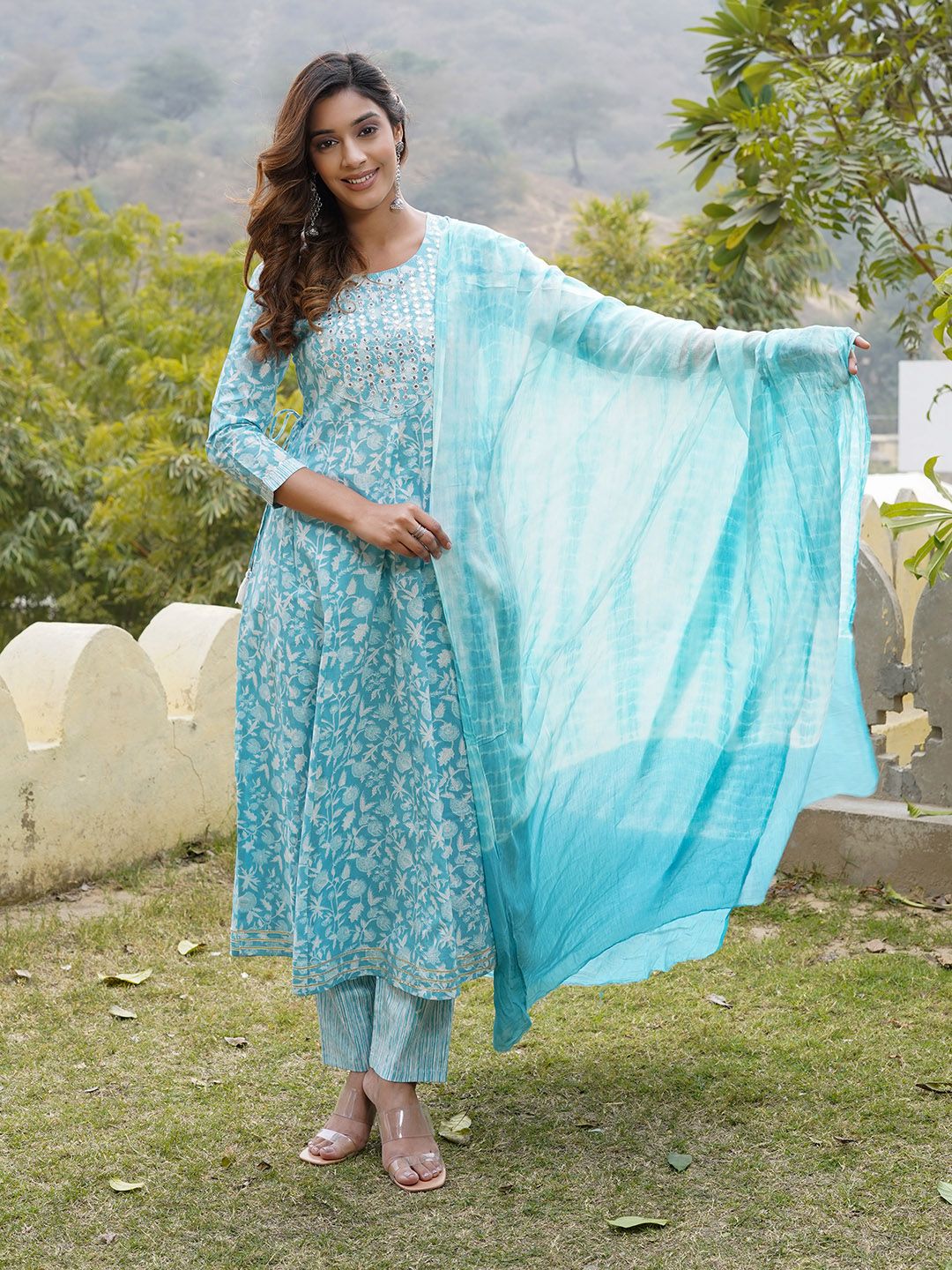 Dhiyona KL Floral Printed Regular Mirror Work Pure Cotton Kurta with Trousers & With Dupatta