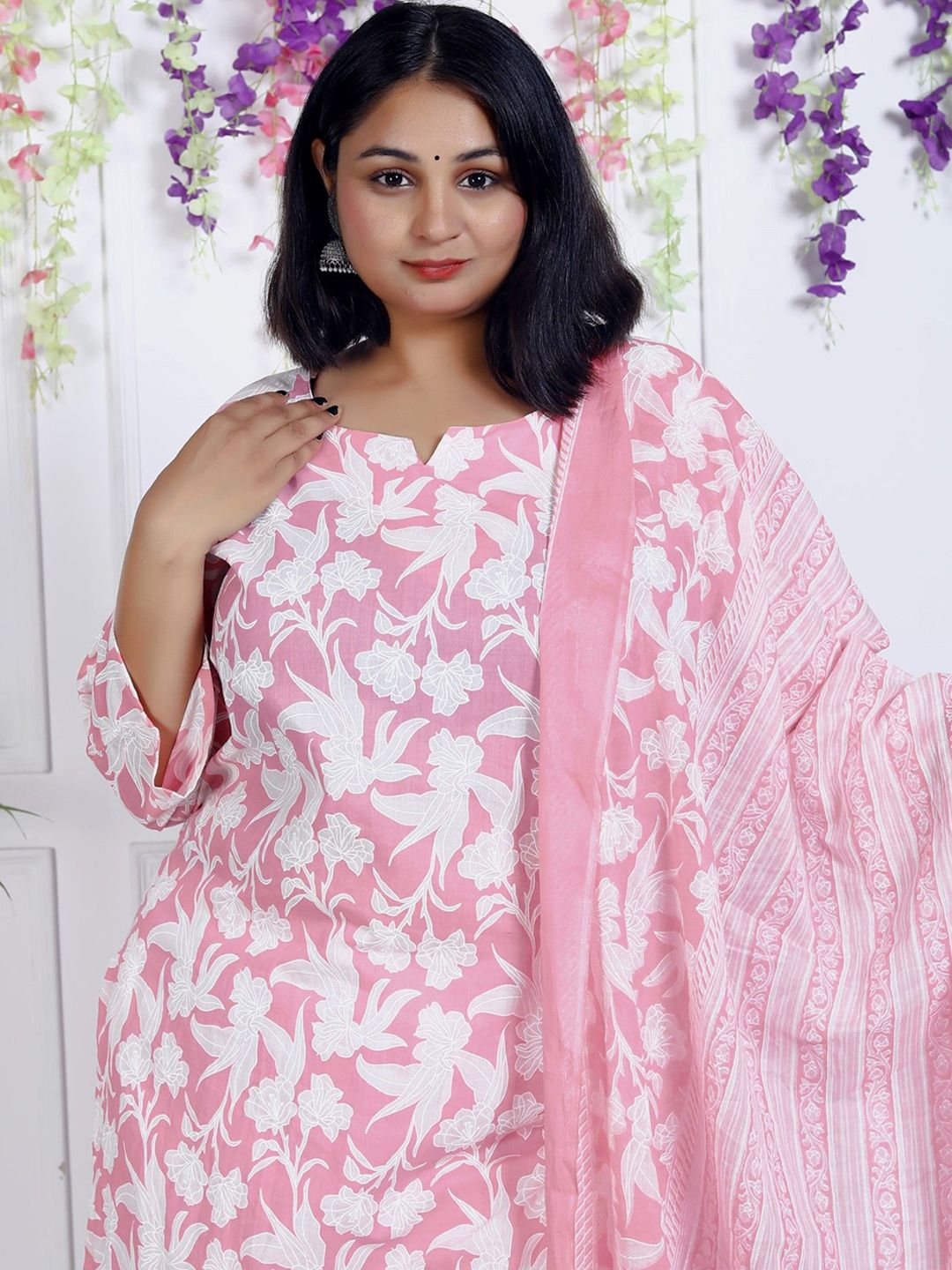 Dhiyona KL Women Floral Printed Regular Sequinned Pure Cotton Kurta with Trousers & With Dupatta
