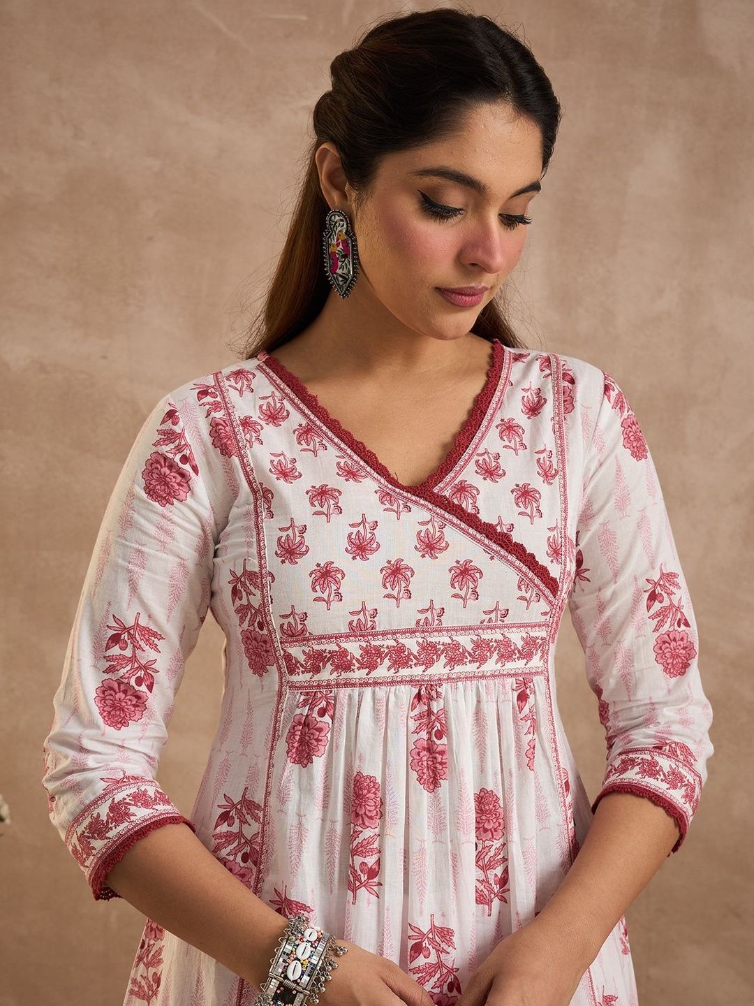 Women Floral Printed Regular Pure Cotton Kurta with Trousers