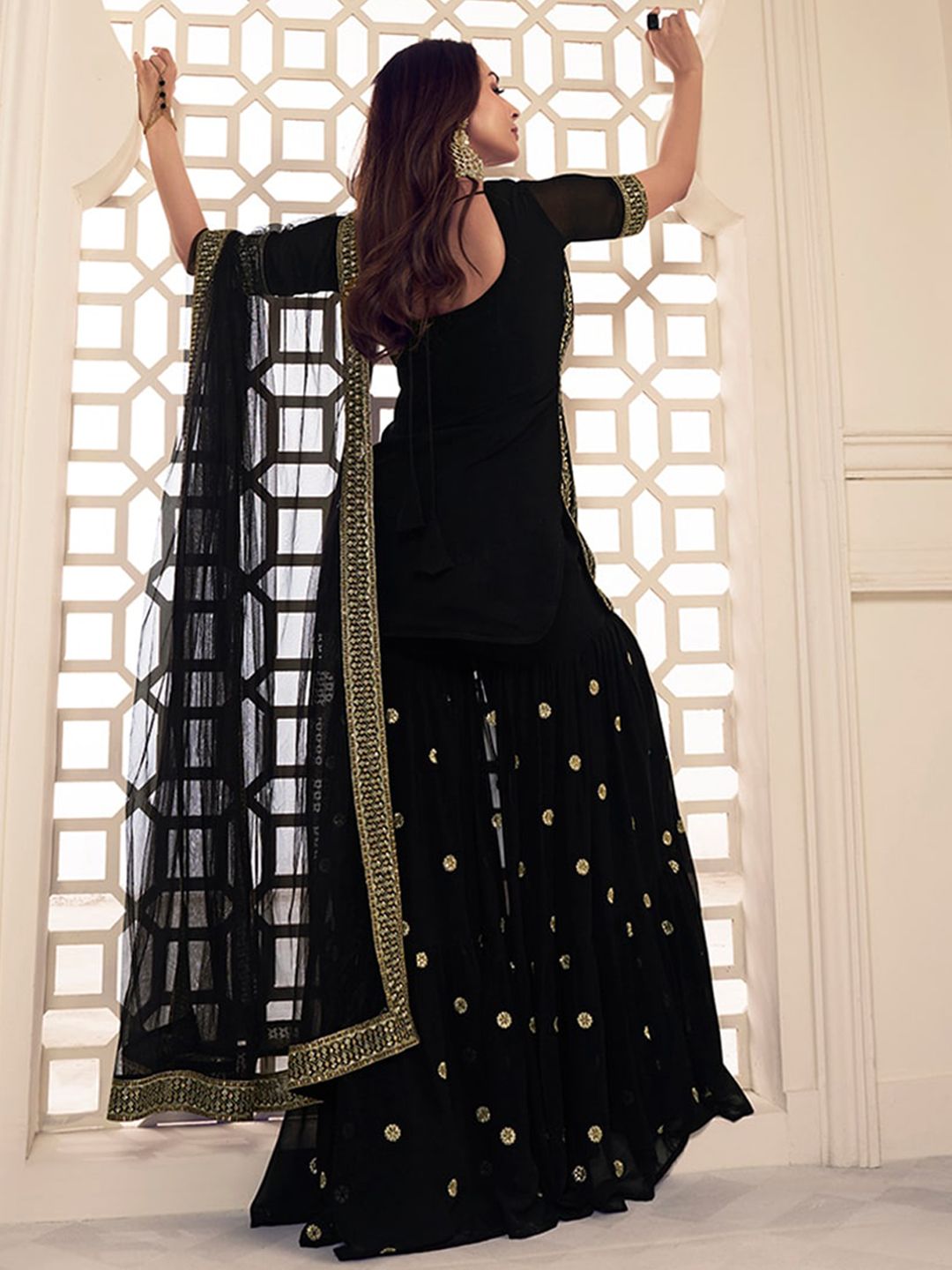 Dhiyona IN Floral Zari Sequinned Embroidered Kurta Set
