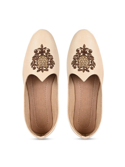 Dhiyona Men Woven Design Embellished Basics Mojaris