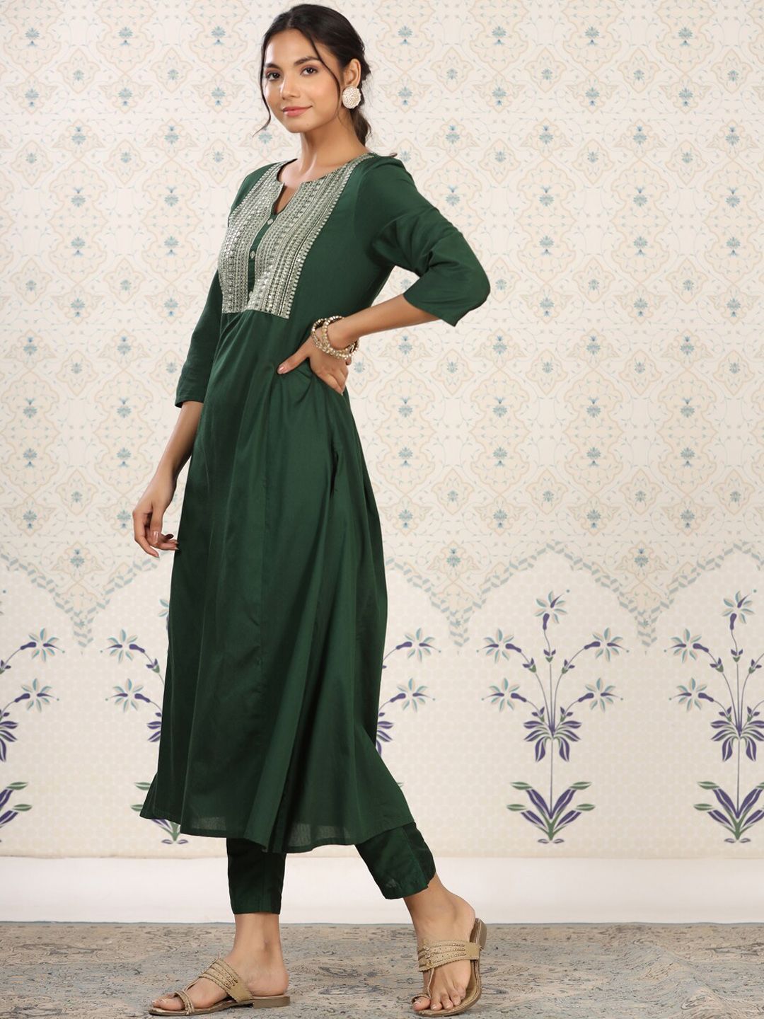 Dhiyona OD  Round Neck Thread Work Kurta
