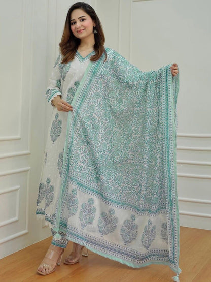 Dhiyona KL Women Floral Printed Regular Pure Cotton Kurta with Palazzos & With Dupatta