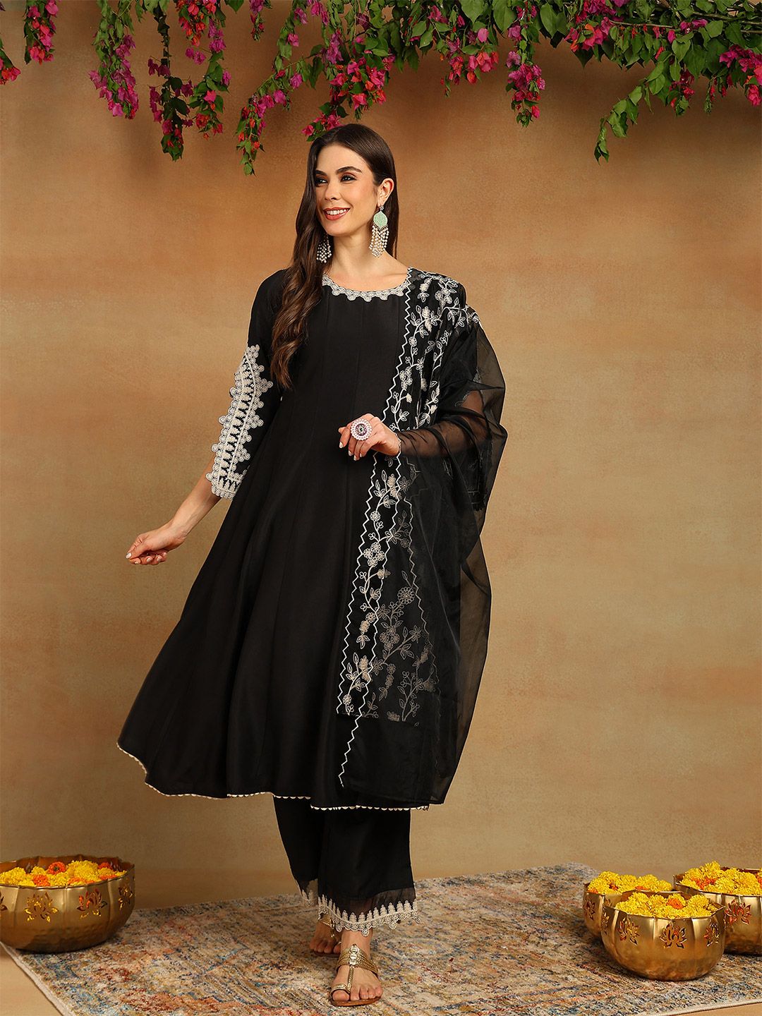 Dhiyona KL Rpund Neck Thread Work Anarkali Kurta with Palazzos & Dupatta