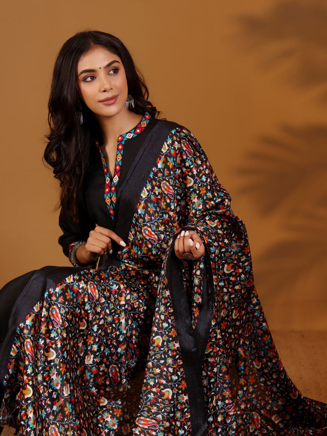 Dhiyona VA Women'sEthnic Motifs Embroidered Woven Design Pure Cotton Kurta With Trousers & Dupatta