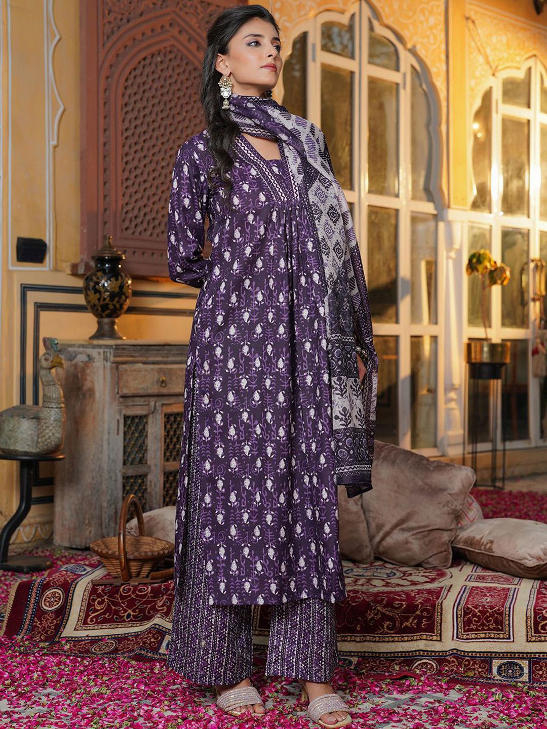 Dhiyona KL Women Paisley Printed Regular Kurta with Palazzos & Dupatta