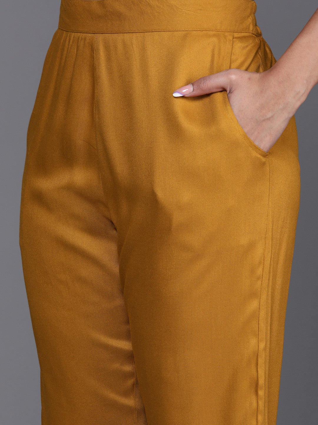 Women Floral Yoke Design Regular Thread Work Kurta with Palazzos
