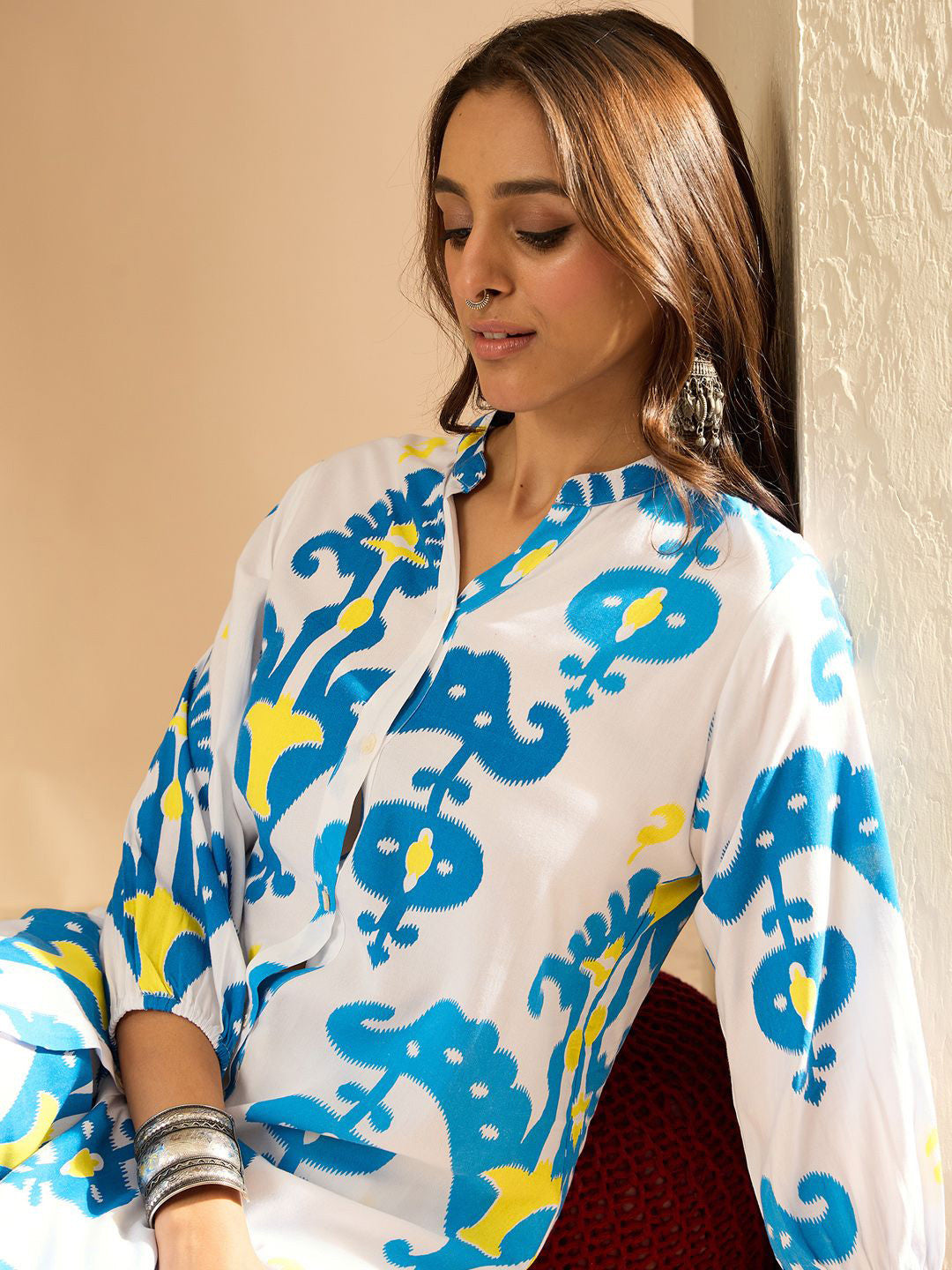 Women Printed Regular Kurta with Trousers
