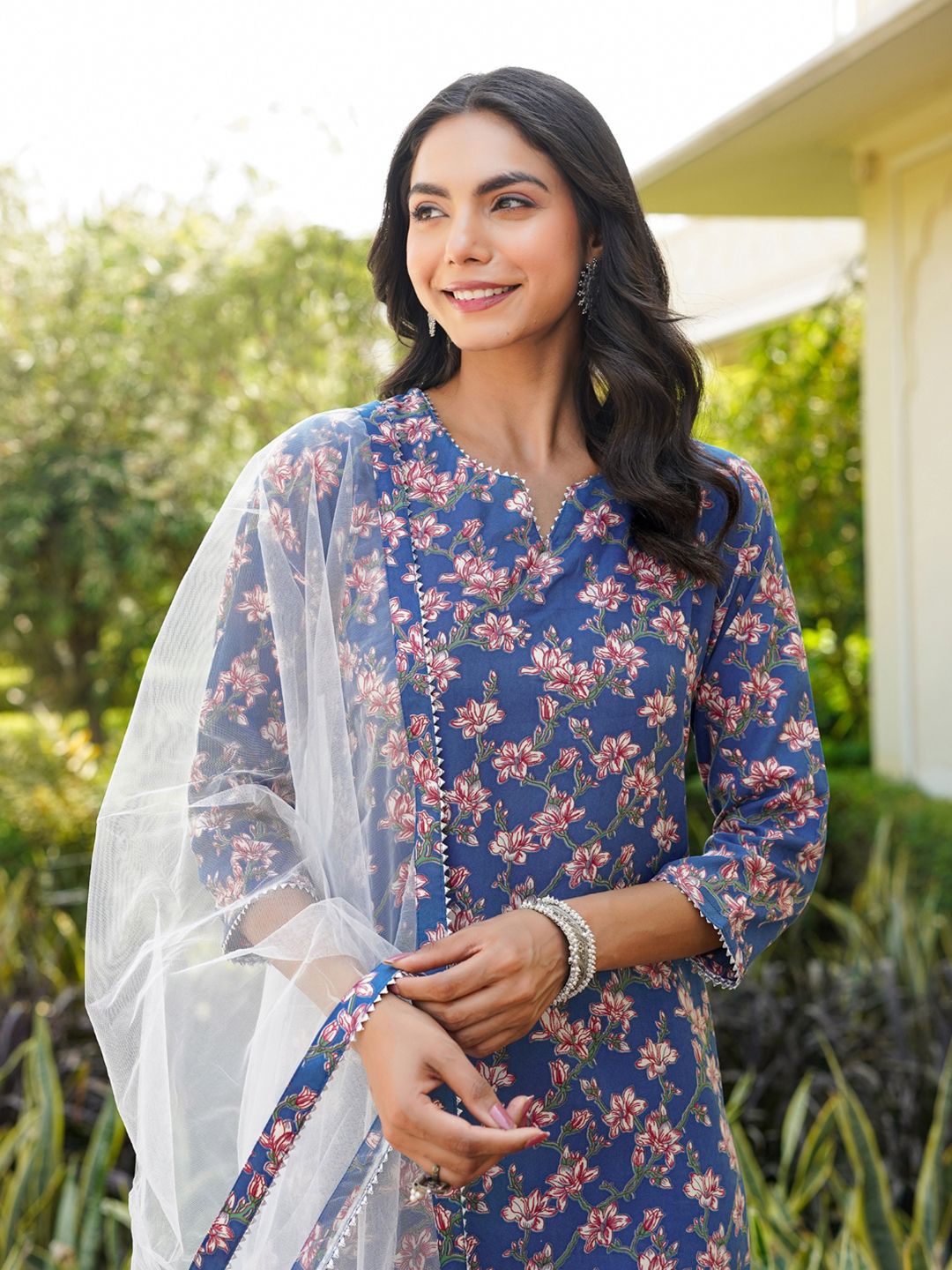 Dhiyona KL Floral Printed Gotta Patti Straight Kurta & Trousers With Dupatta