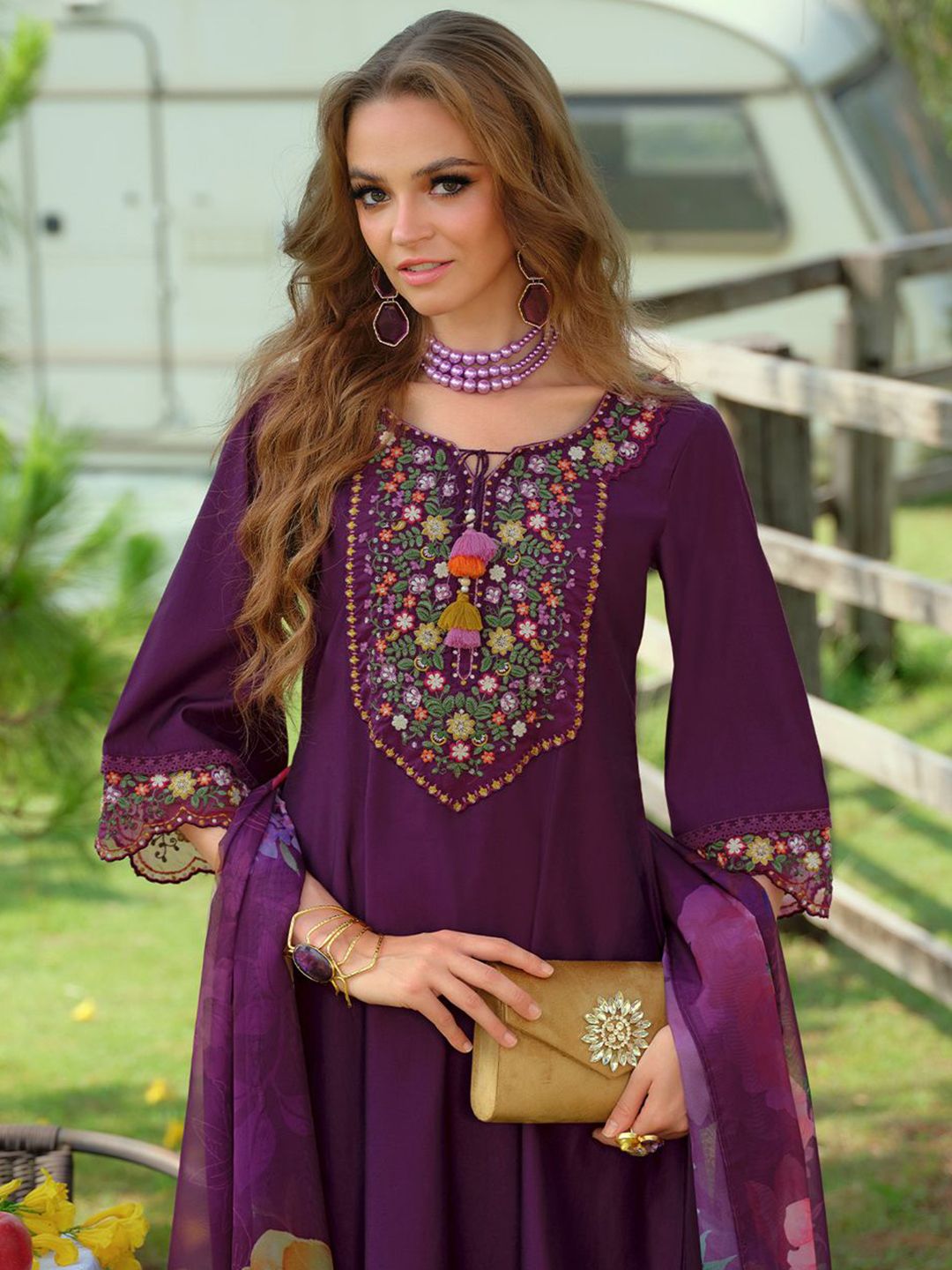 Dhiyona IE Floral Yoke Design Tie-Up Neck Thread Work A-Line Kurta & Trousers With Dupatta