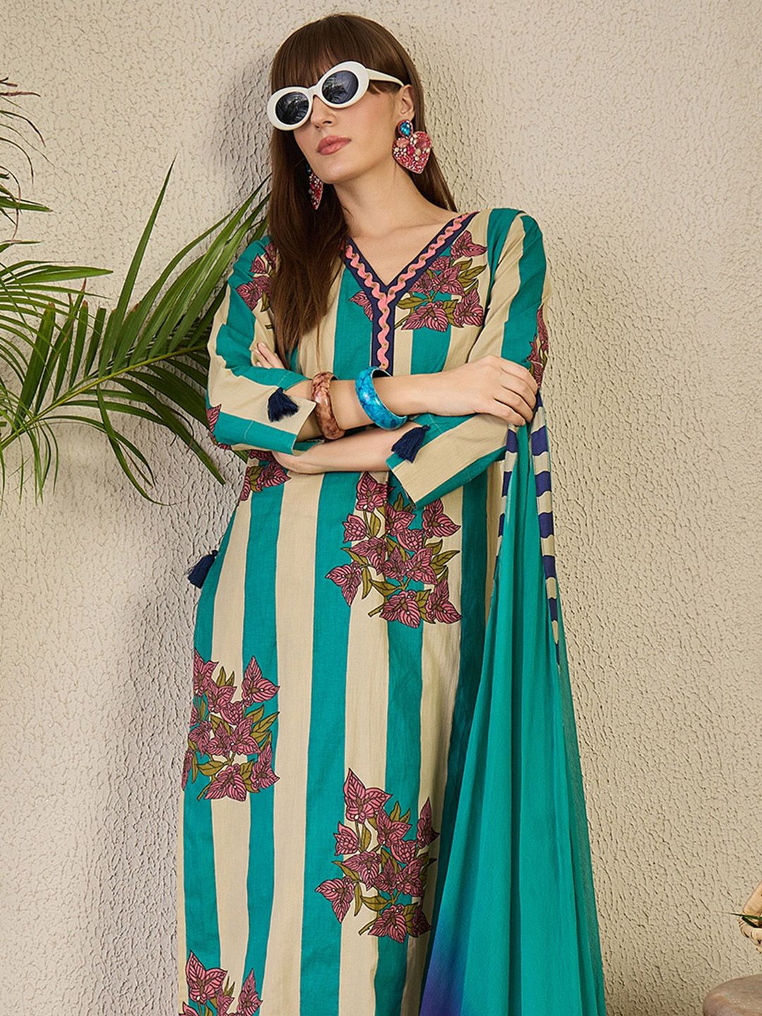 Dhiyona IE Women Floral Printed Pure Cotton V-Neck Kurta with Trousers & With Dupatta