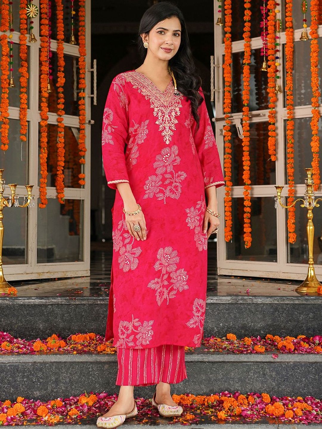 Dhiyona KL Women Ethnic Motifs Printed Regular Kurta with Trousers & With Dupatta