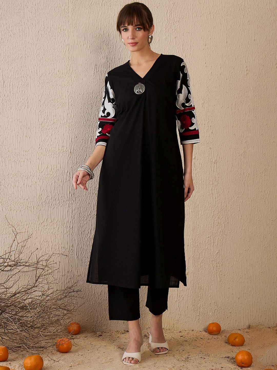 Dhiyona IE Women Floral Embroidered Regular Thread Work Pure Cotton Kurta with Trousers