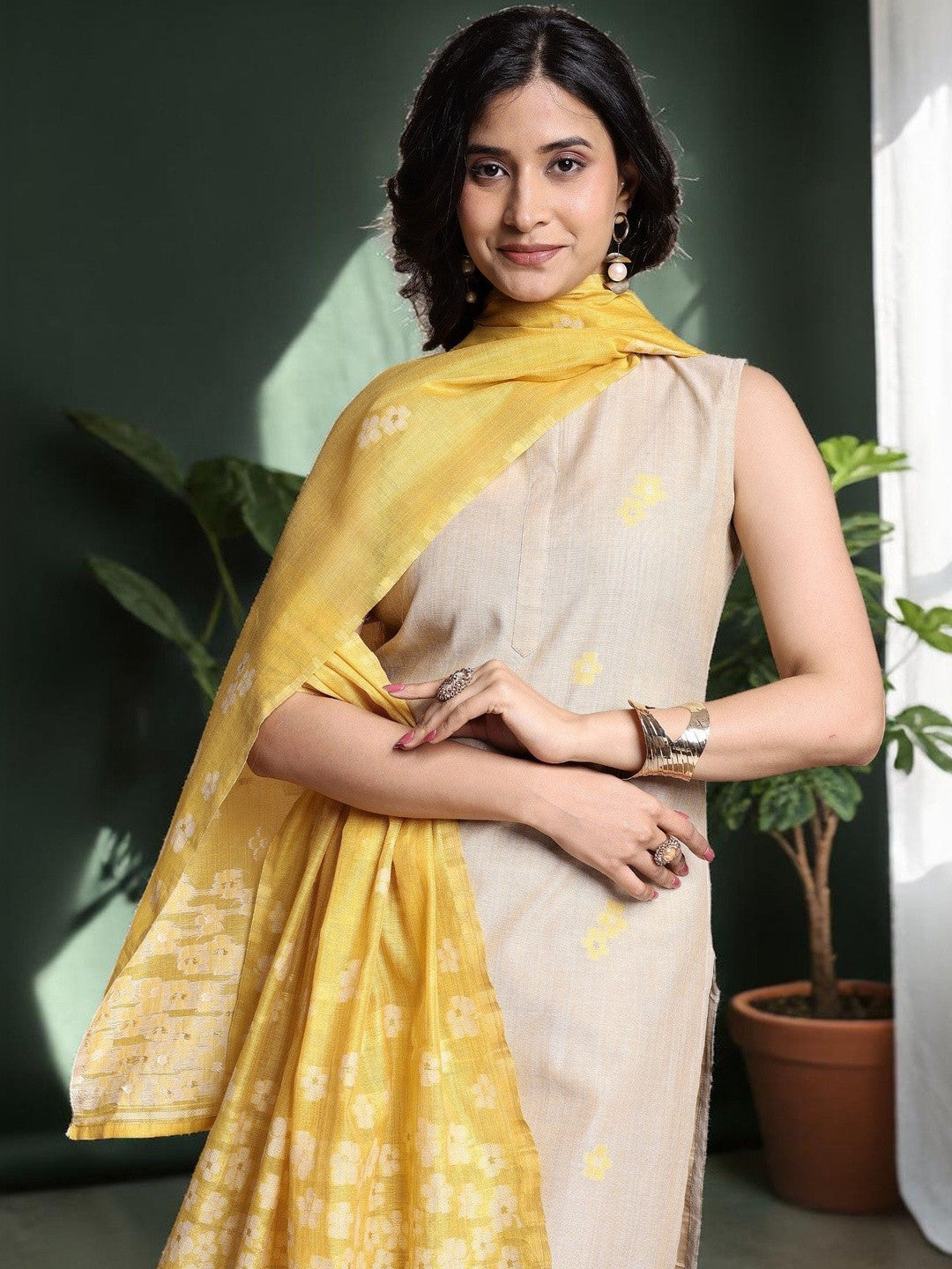 Floral Woven Design Mandarin Collar Kurta & Trousers With Dupatta