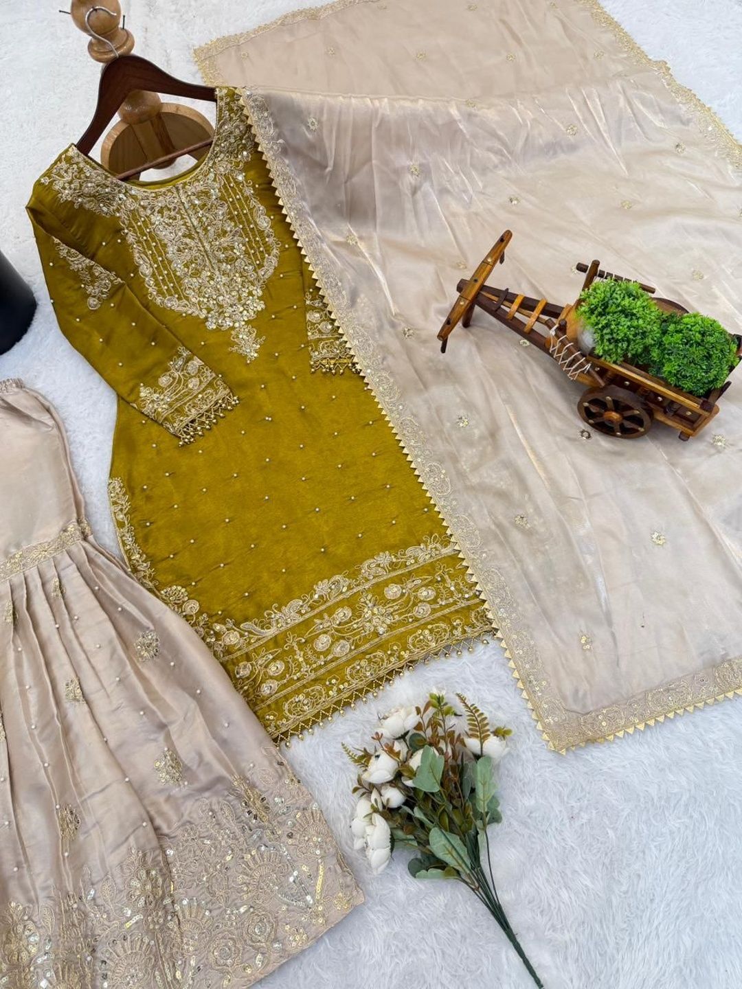 Dhiyona KL Women Ethnic Motifs Embroidered Regular Thread Work Kurta with Sharara & With Dupatta