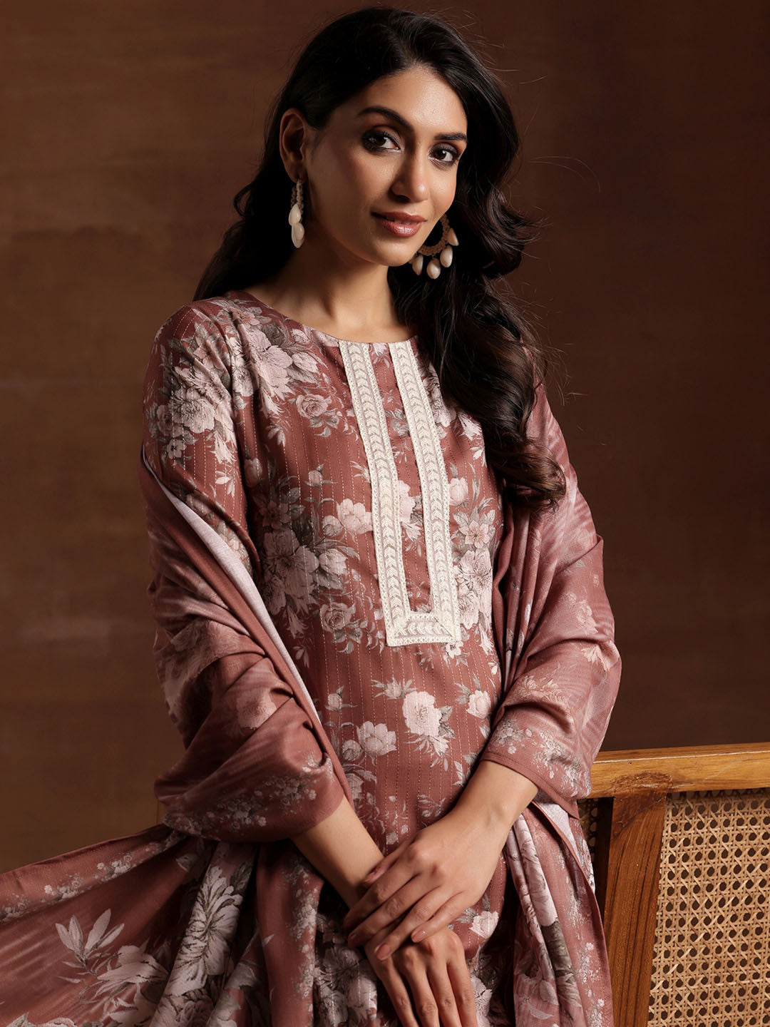 Women Floral Printed Regular Kurta with Trousers & With Dupatta