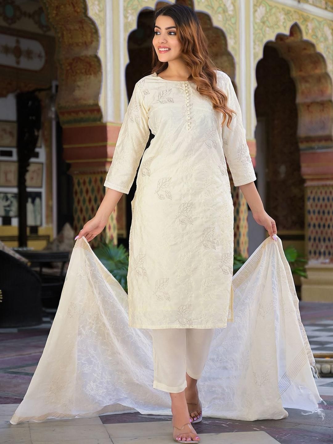 Dhiyona KL Women Cream Chanderi Silk Kurta Sets