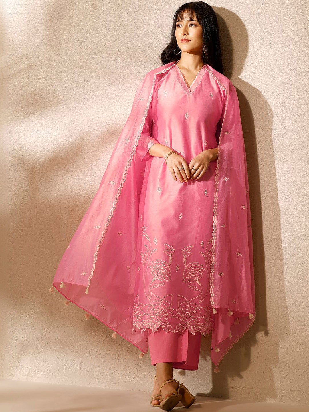 Women Floral Embroidered Regular Thread Work Kurta with Trousers & With Dupatta