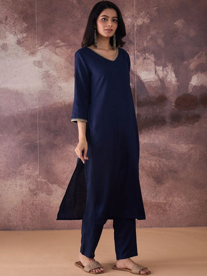 Dhiyona IE V-Neck Top With Trousers