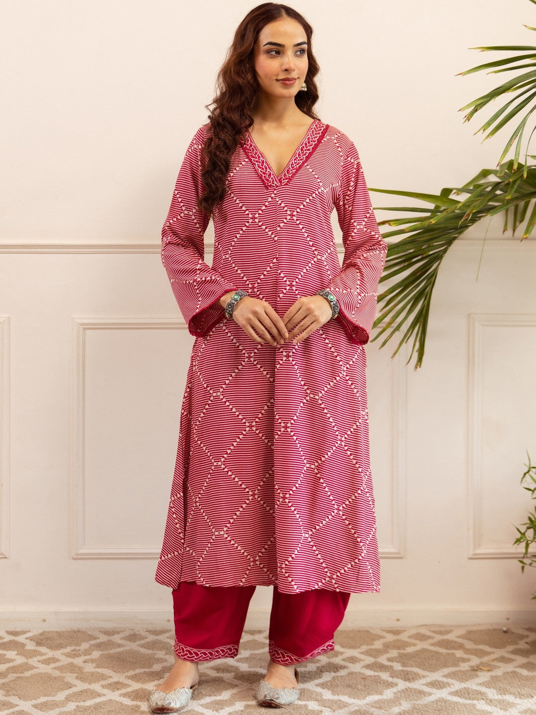 Geometric Printed V-Neck Thread Work Kurta With Patiala