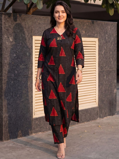 Women Printed Regular Kurta with Trousers