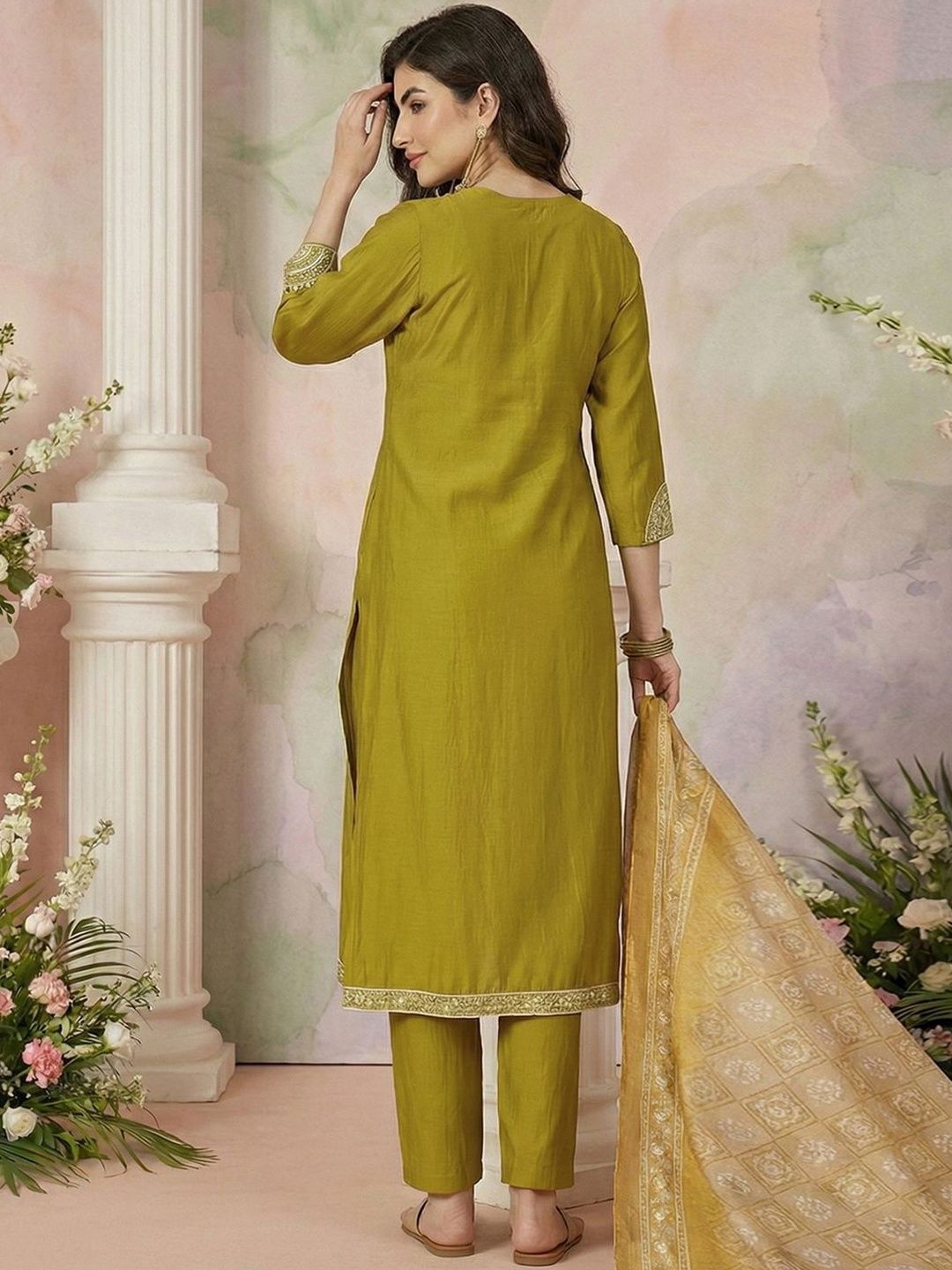 Dhiyona CH Women Ethnic Motifs Embroidered Regular Thread Work Kurta with Trousers & With Dupatta