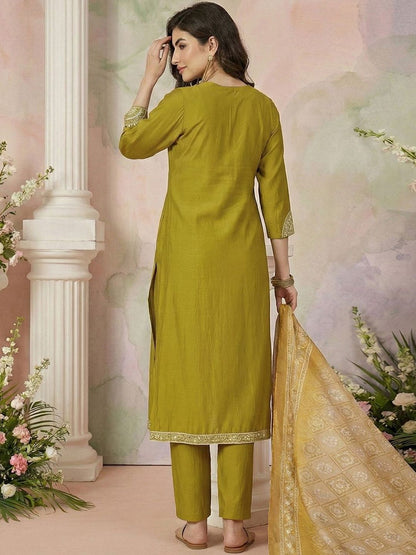 Dhiyona CH Women Ethnic Motifs Embroidered Regular Thread Work Kurta with Trousers & With Dupatta