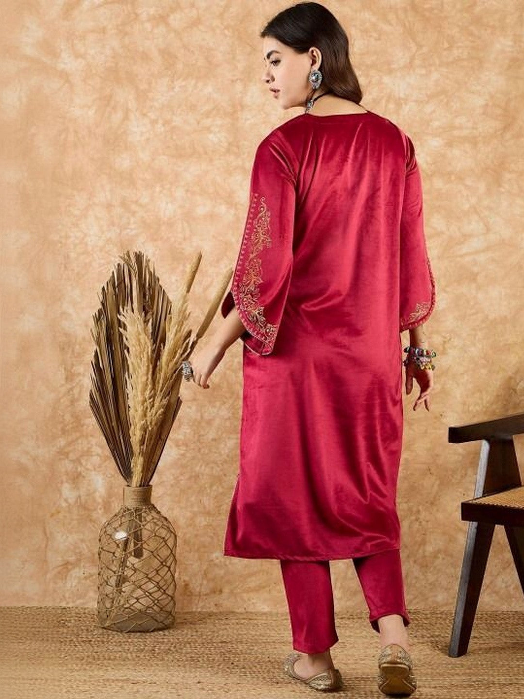 Winter Printed Velvet V-Neck Kurta & Trousers Kurta Set