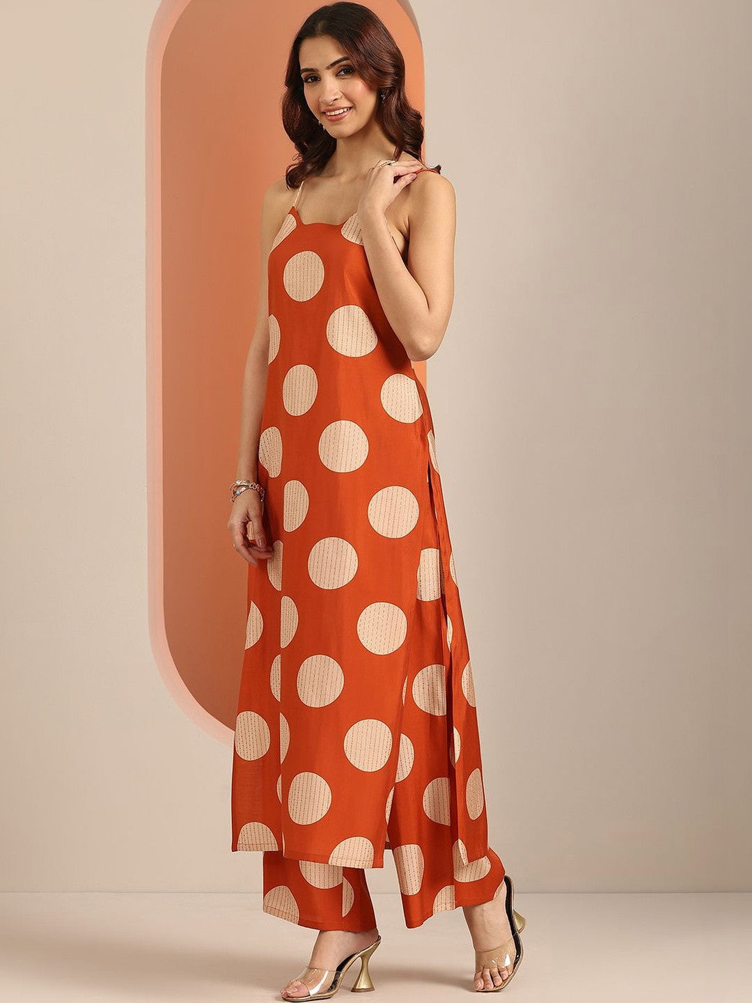 Women Printed Regular Kurta with Trousers