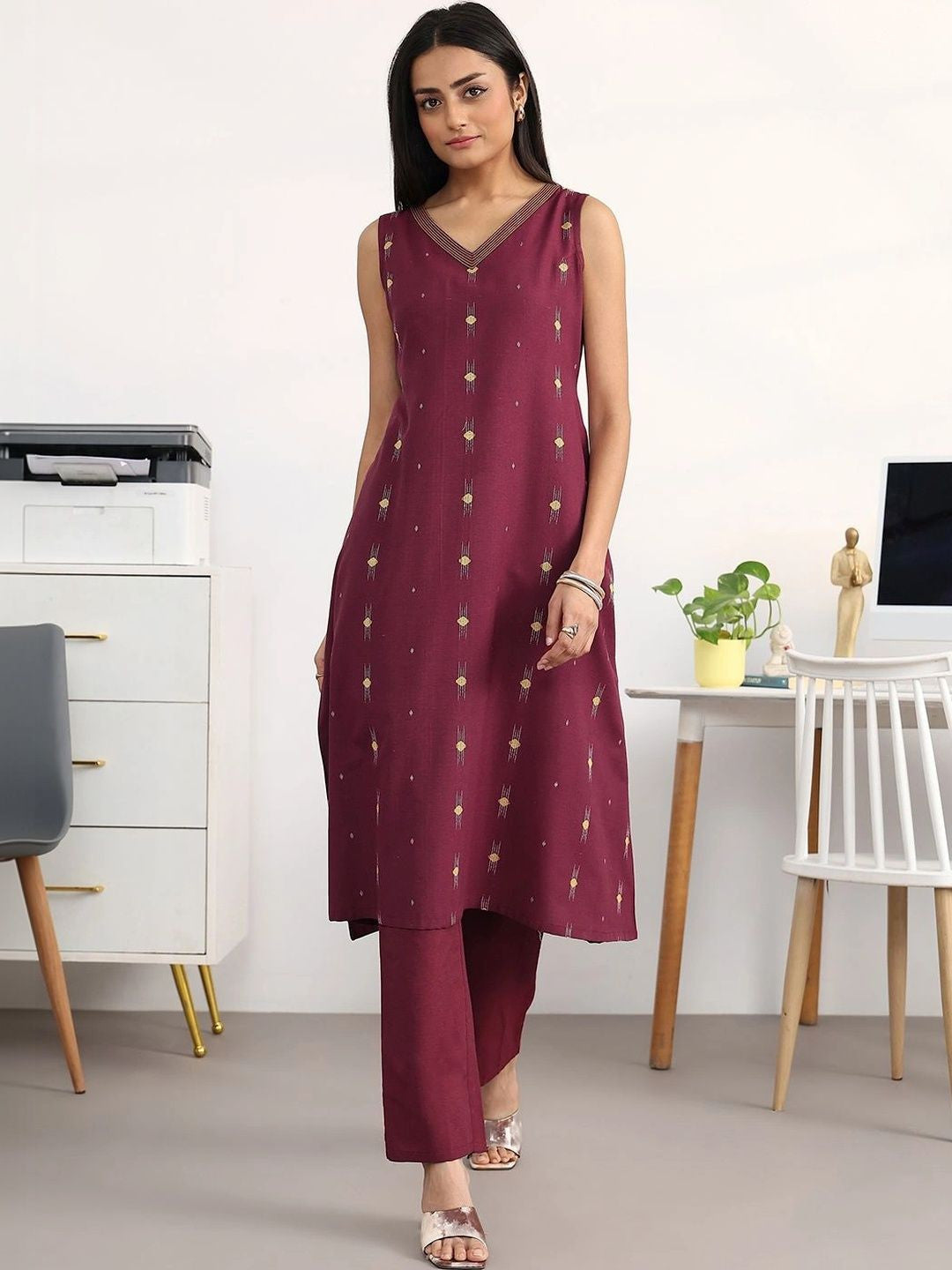 Women Ethnic Motifs Printed Regular Kurta with Trousers