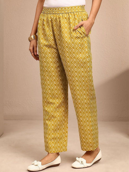 Women Ethnic Motifs Printed Regular Thread Work Kurta with Trousers & With Dupatta