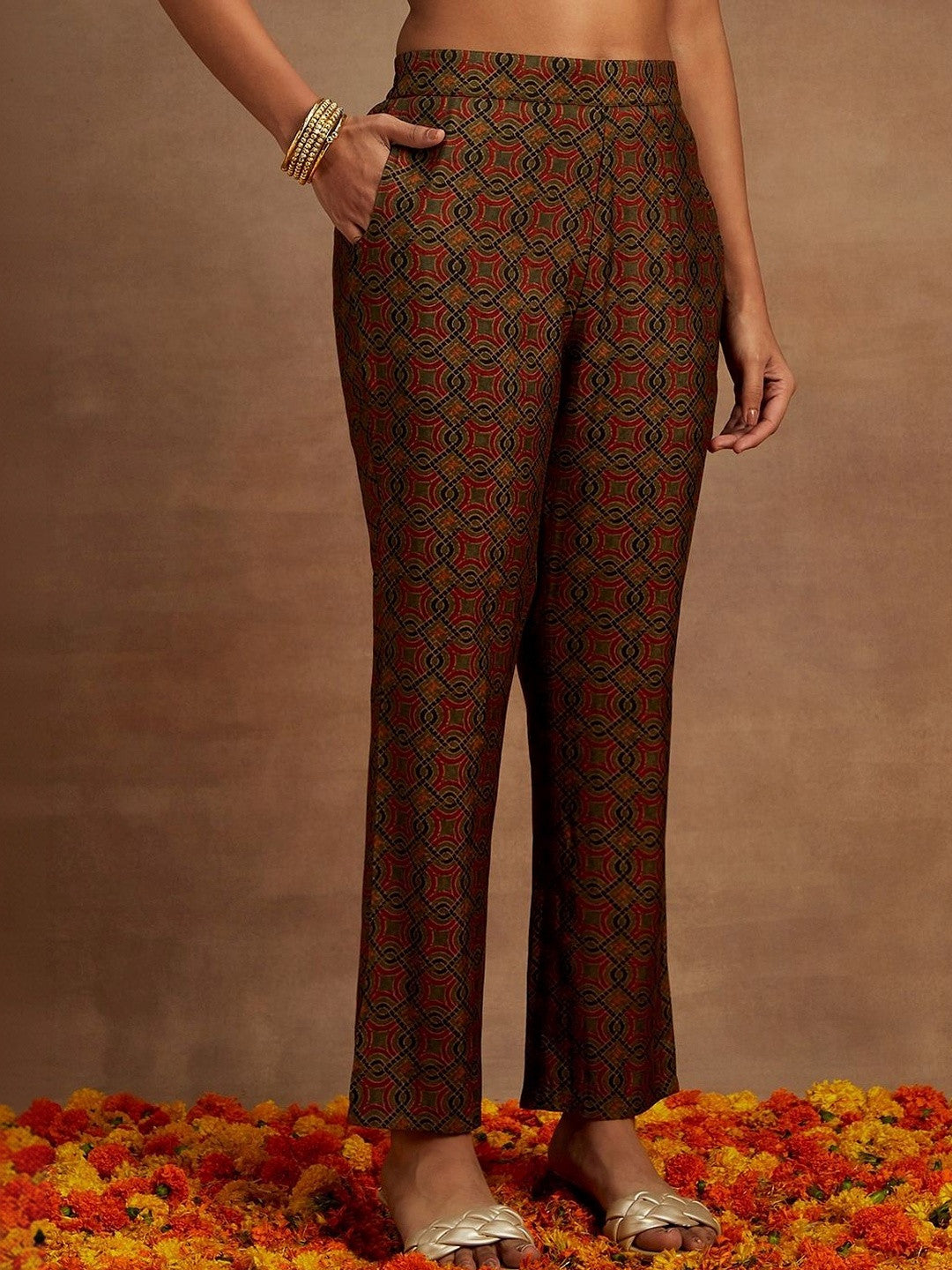 Women Ethnic Motifs Printed Regular Thread Work Kurta with Trousers & With Dupatta
